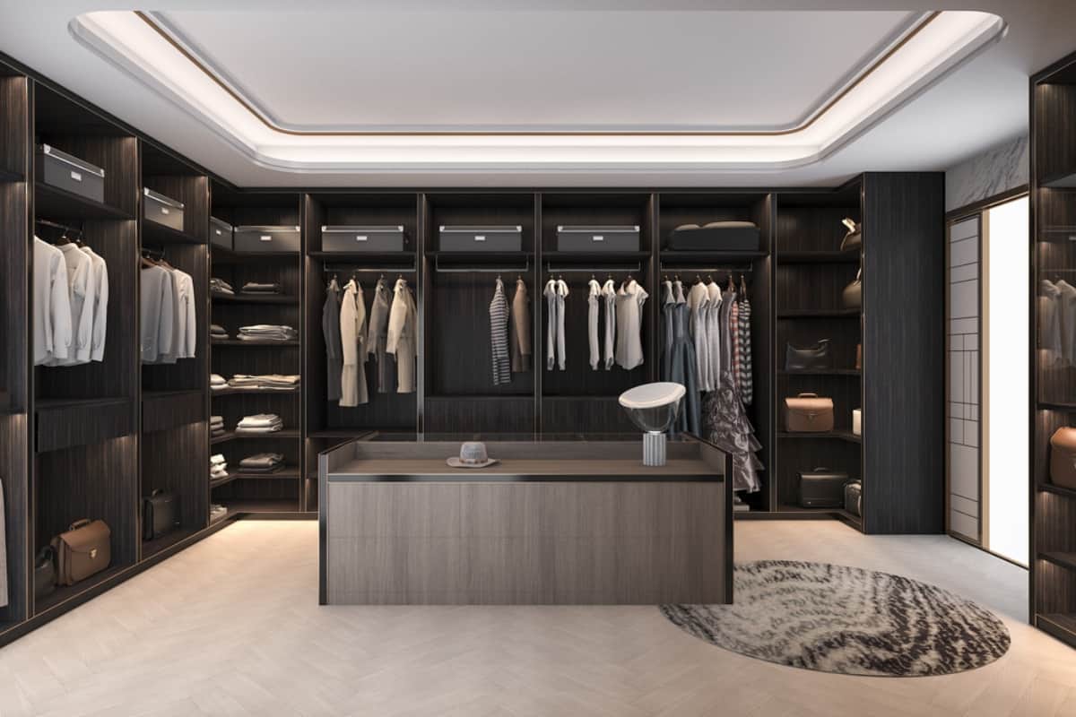 Wardrobe vs Closet