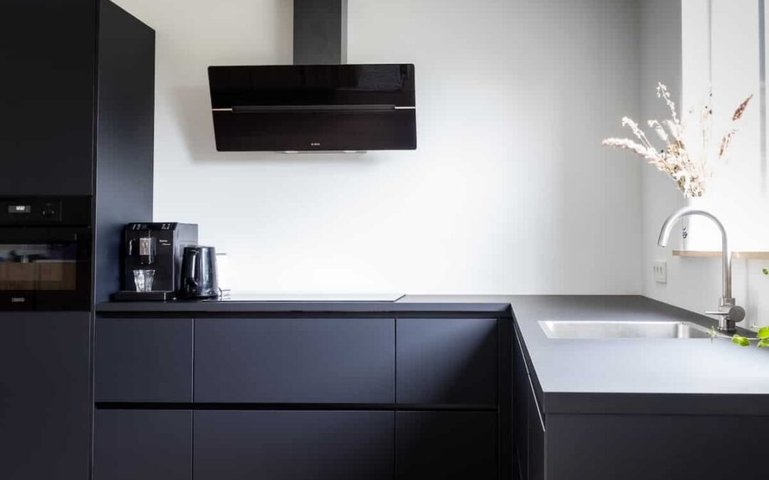 Improve Your Kitchen with Black Kitchen Cabinets 